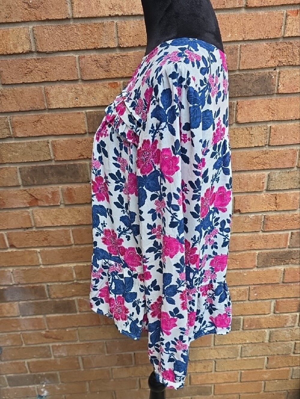 LOFT White Floral Pintuck Blouse with Pink & Navy Blooms Size XL - Picture 5 of 7